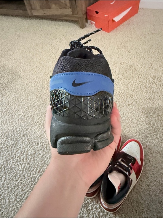 Nike Vomero 5 blue and black main image 4